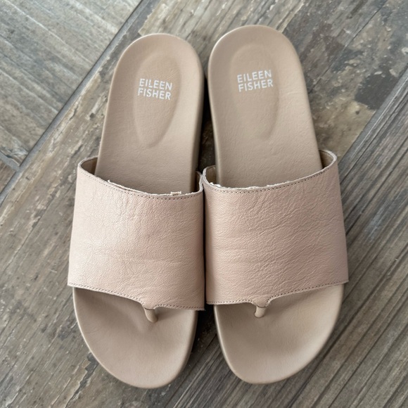 EILEEN FISHER Motion Slide Sandal in Khaki size 8 - Picture 4 of 10